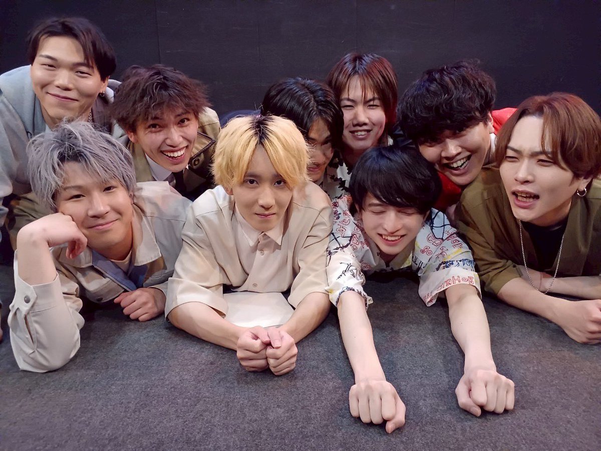 itomannara's tweet photo. 遅くなりましたが
#BLover vol.6 大千秋楽でした
カテコ挨拶でもありましたが僕達の作り上げてきた作品を昇華してくれるのはお客様達で、今回も遠方からだったり怪我等がありつつも足を運んで下さったりお仕事頑張って休みを取ってくれたり本当に皆様に支えられた7公演でした
またBL朗読絶対やろうね📚 https://t.co/tx3WyenNOW