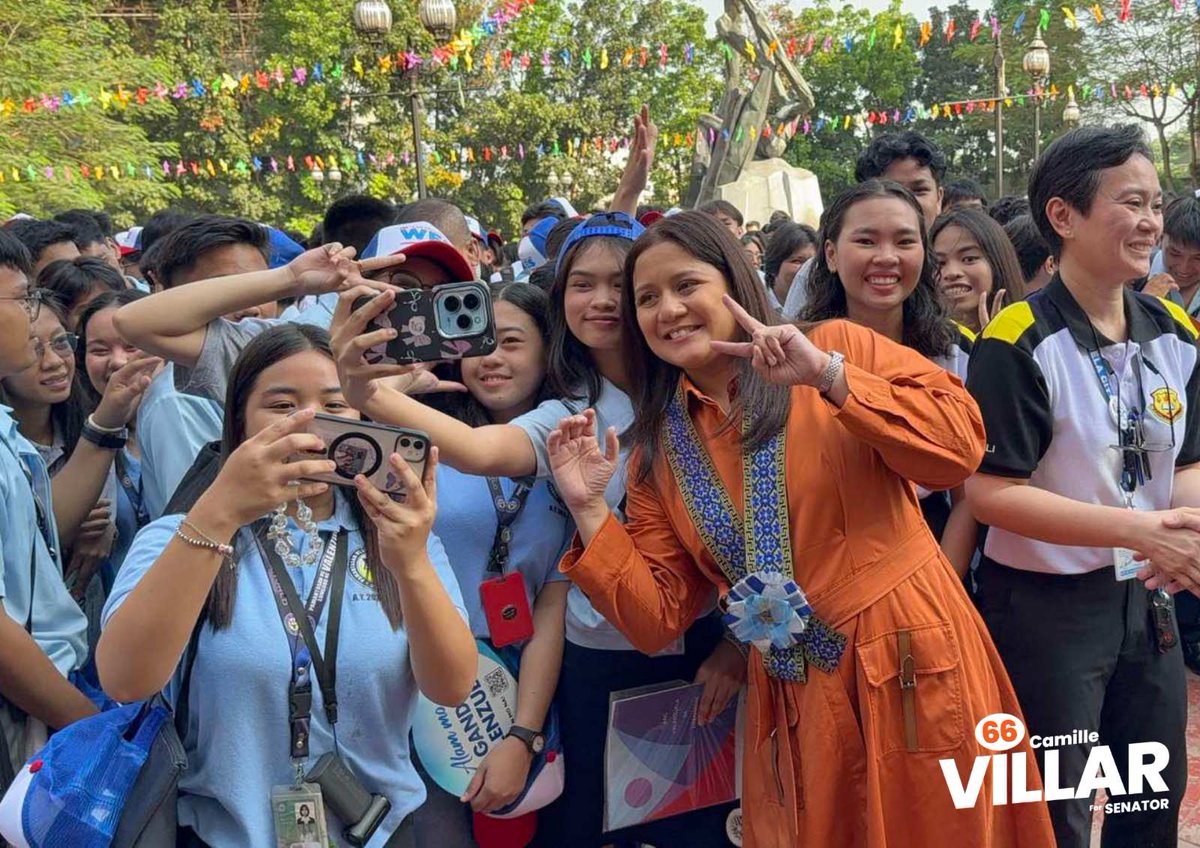 _camillevillar's tweet photo. Maraming salamat kay Mayor WES Gatchalian at sa buong Lungsod ng Valenzuela sa mainit na pagtanggap at buong suporta. Napakahalaga sa amin ang inyong tiwala at pakikiisa!
#CamilleVillar
#TatakVillar
#Villar66
#ForSenator https://t.co/v2DZEpDCvH