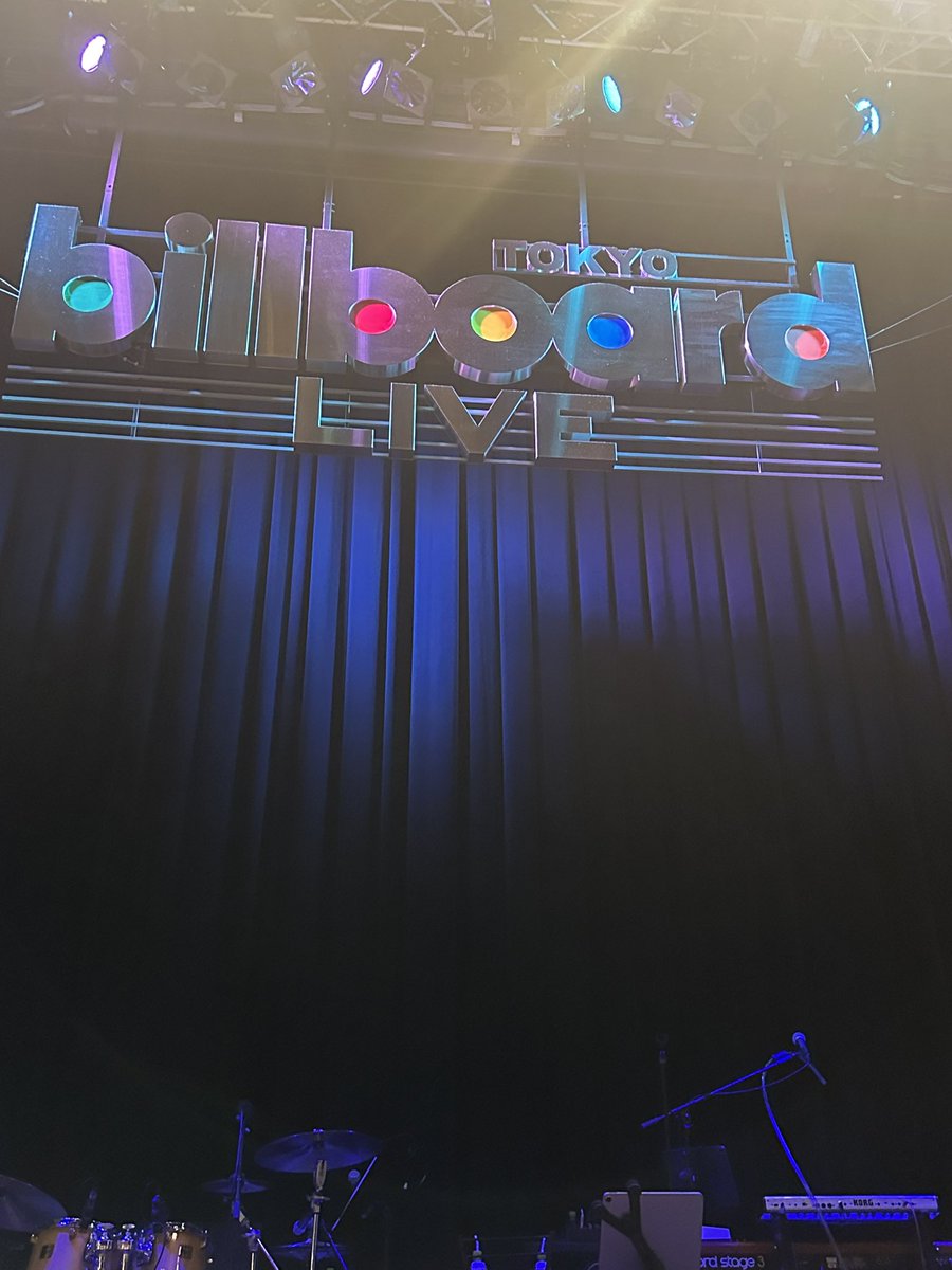 visceral_kenji's tweet image. 昨日は歌手のjay'ed(ジェイド)のビルボードで20周年のLIVEに行ってきた。

素晴らしいLIVEでした。

さりげなくVISCERALのハートのブレスレット着けてくれてたの嬉しかった♥️

あとは久しぶりに歌手の宏美ちゃんと会えて一緒に写真撮った！

 #jayed  #宏美  #ビルボード  #Billboard #VISCERAL