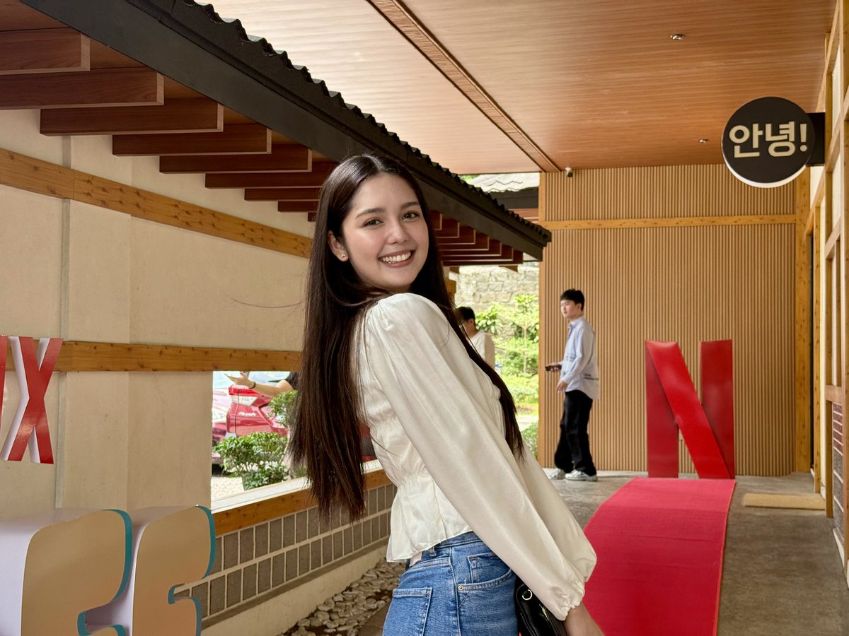 inquirerdotnet's tweet photo. RADIANT AS ALWAYS 💕

LOOK: Actress-singer and Lapillus member Chanty was all smiles during a short interview with select reporters, as she opened up about career updates and being an ARMY (or BTS fan). | @HMallorcaINQ https://t.co/l0yEADdGhk