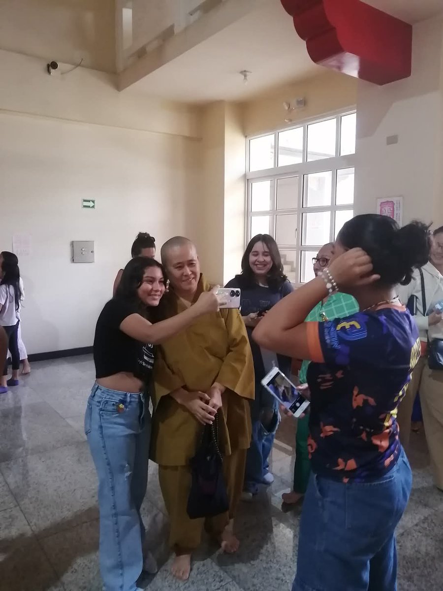 e_comunicar's tweet photo. 🗣️Conocer otras culturas nos permite comunicarnos abiertamente y crear nuevas conexiones.

🤳@ecomunicar.fundacion https://t.co/6iUoahZRWQ