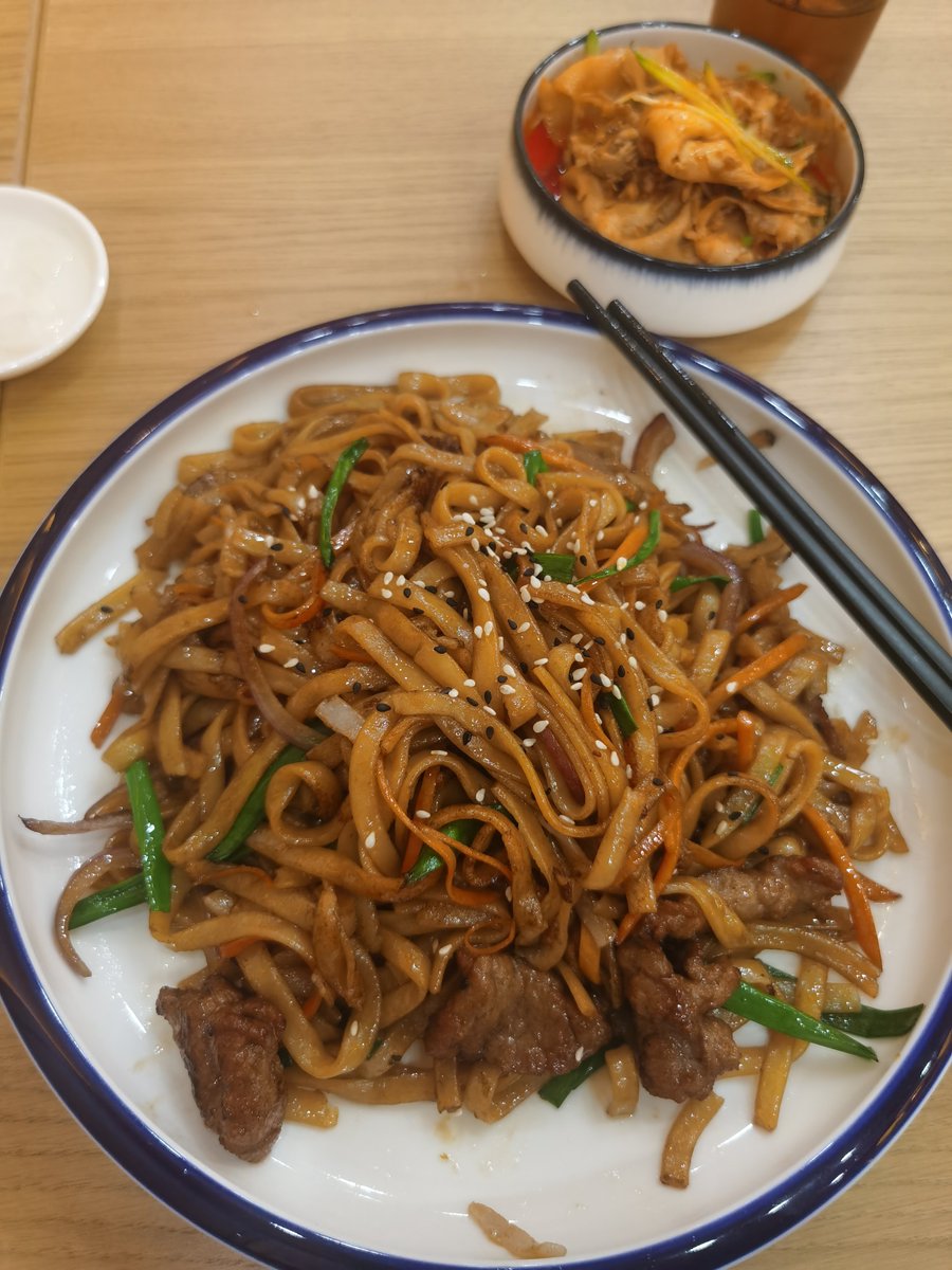 csscl73995's tweet photo. 干炒牛河· 午餐 https://t.co/LmxQI9n7ph