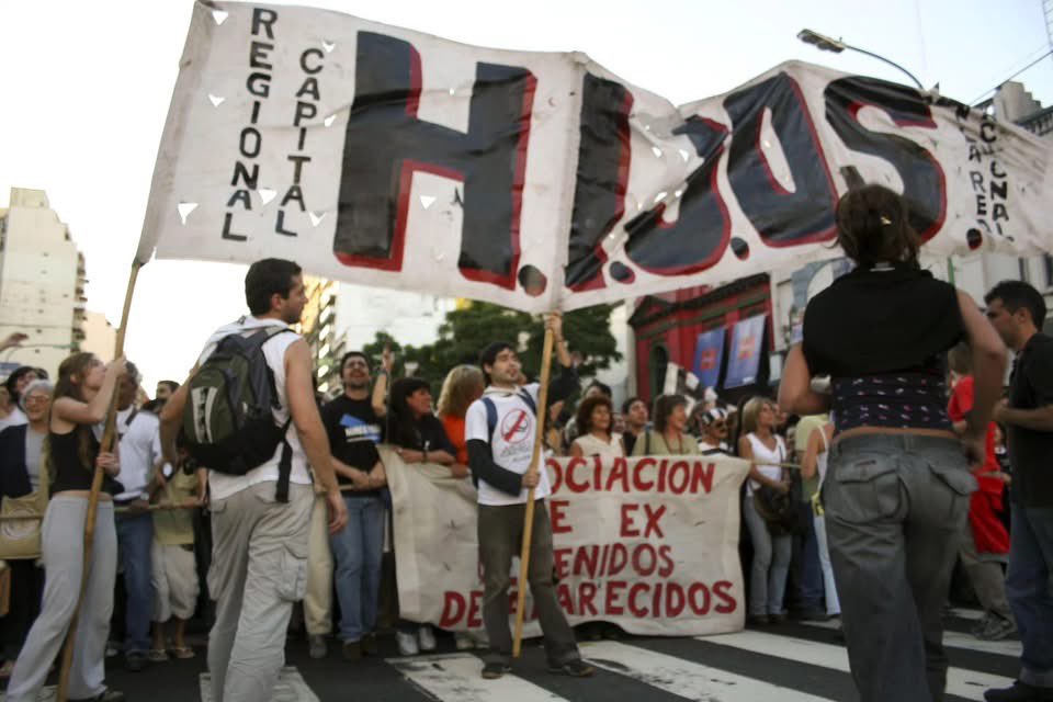 Plataforma por la Paz y la Justicia en Guanajuato (@plataformagto) on Twitter photo 🎂 Hoy la agrupación H.I.J.O.S cumple 30 años
💪🏽 Treinta años de construcción colectiva, de memoria, de identidad, de búsqueda de justicia, de lucha, de compañía || <a href="/HIJOS_Mexico/">H.I.J.O.S. México</a> || <a href="/maria_devecchi/">María De Vecchi</a> <a href="/monacofelipe/">🇵🇸paula mónaco felipe 🇵🇸</a> <a href="/derechoinfancia/">Derechos Infancia</a>
📸 Abuelas Plaza de Mayo Oficial 🎂 Hoy la agrupación H.I.J.O.S cumple 30 años
💪🏽 Treinta años de construcción colectiva, de memoria, de identidad, de búsqueda de justicia, de lucha, de compañía || <a href="/HIJOS_Mexico/">H.I.J.O.S. México</a> || <a href="/maria_devecchi/">María De Vecchi</a> <a href="/monacofelipe/">🇵🇸paula mónaco felipe 🇵🇸</a> <a href="/derechoinfancia/">Derechos Infancia</a>
📸 Abuelas Plaza de Mayo Oficial