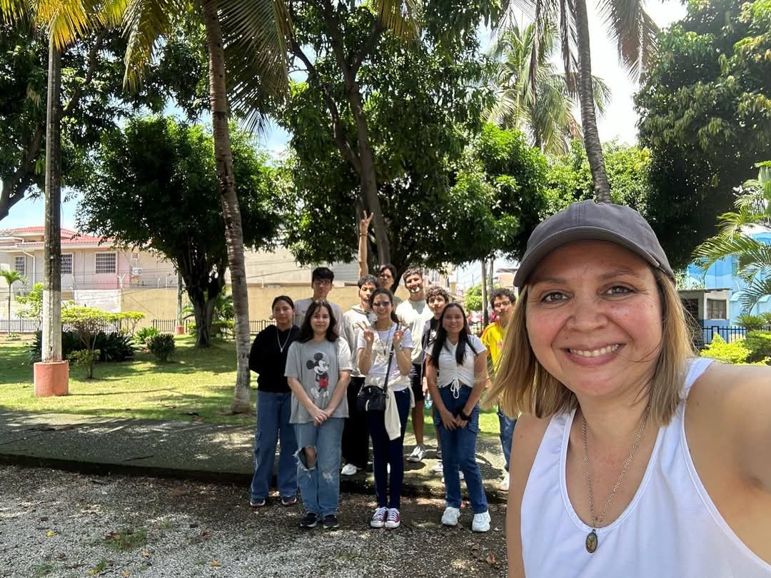 e_comunicar's tweet photo. 🗣️❤️Practica siempre en espacios abiertos y cerrados. Esto te permitirá trabajar la vergüenza social.

@ecomunicar.fundacion https://t.co/Gi6JzyHlJo