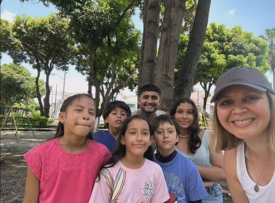 e_comunicar's tweet photo. 🗣️❤️Practica siempre en espacios abiertos y cerrados. Esto te permitirá trabajar la vergüenza social.

@ecomunicar.fundacion https://t.co/Gi6JzyHlJo