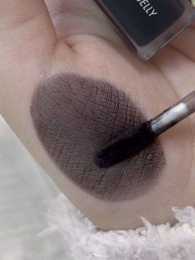 ロムアンド新作、深み得意属絶対1本持っててほしいやつ…！！ブラー