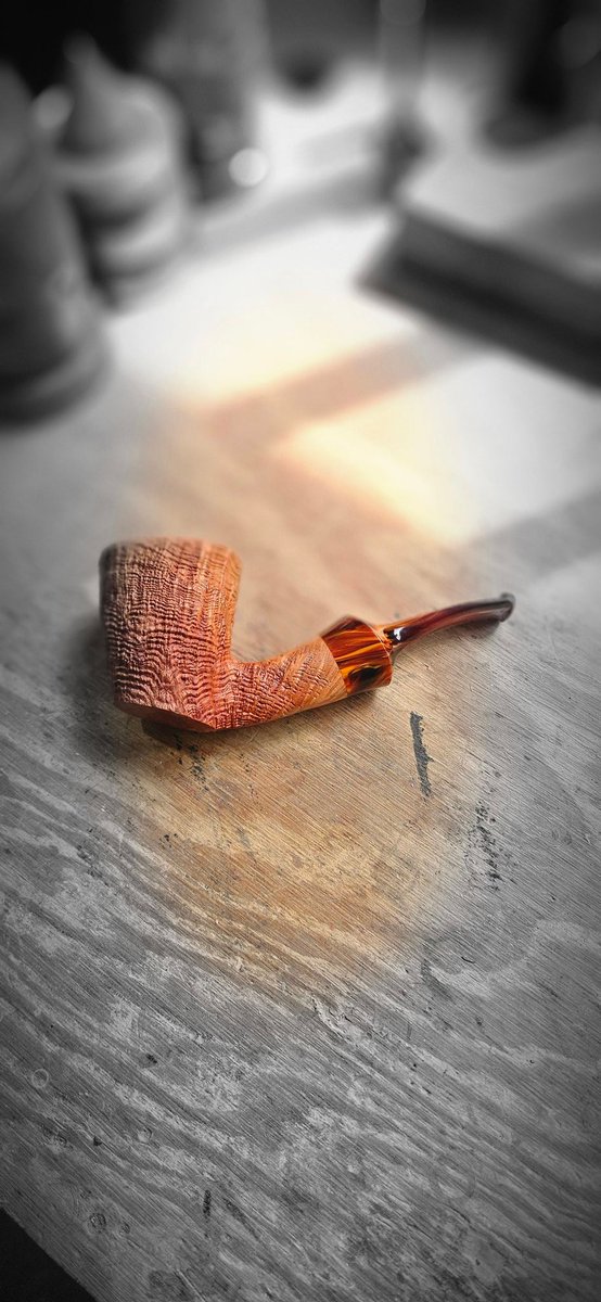 NateKingPipes's tweet photo. Another piece headed to the #chicagopipeshow. Probably the tightest rings I've ever blasted! Took my time to try and bring out each ring and the detail. https://t.co/bZThnxwWpZ