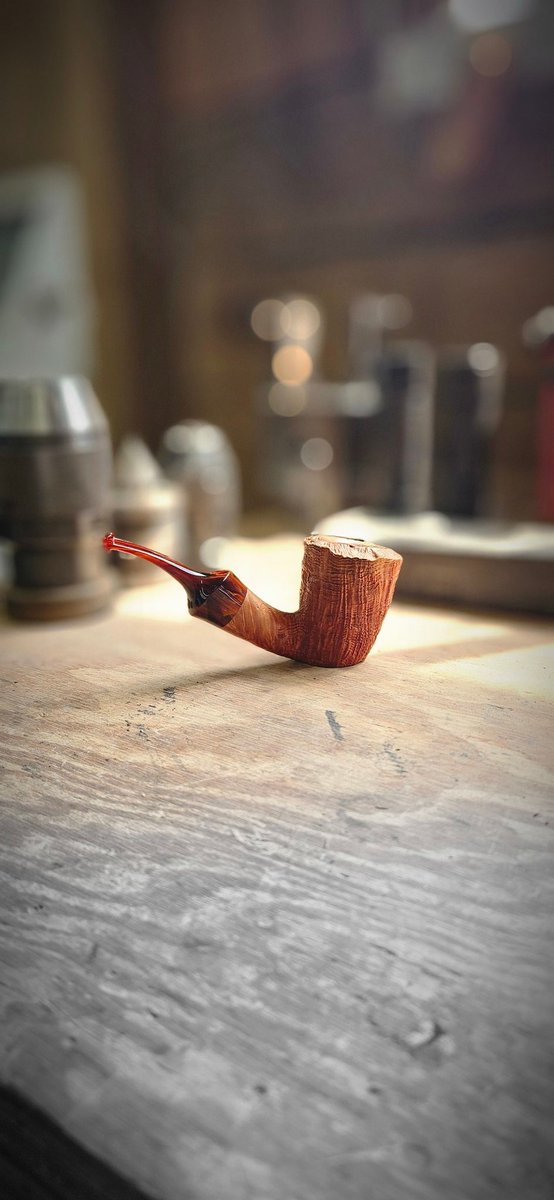 NateKingPipes's tweet photo. Another piece headed to the #chicagopipeshow. Probably the tightest rings I've ever blasted! Took my time to try and bring out each ring and the detail. https://t.co/bZThnxwWpZ