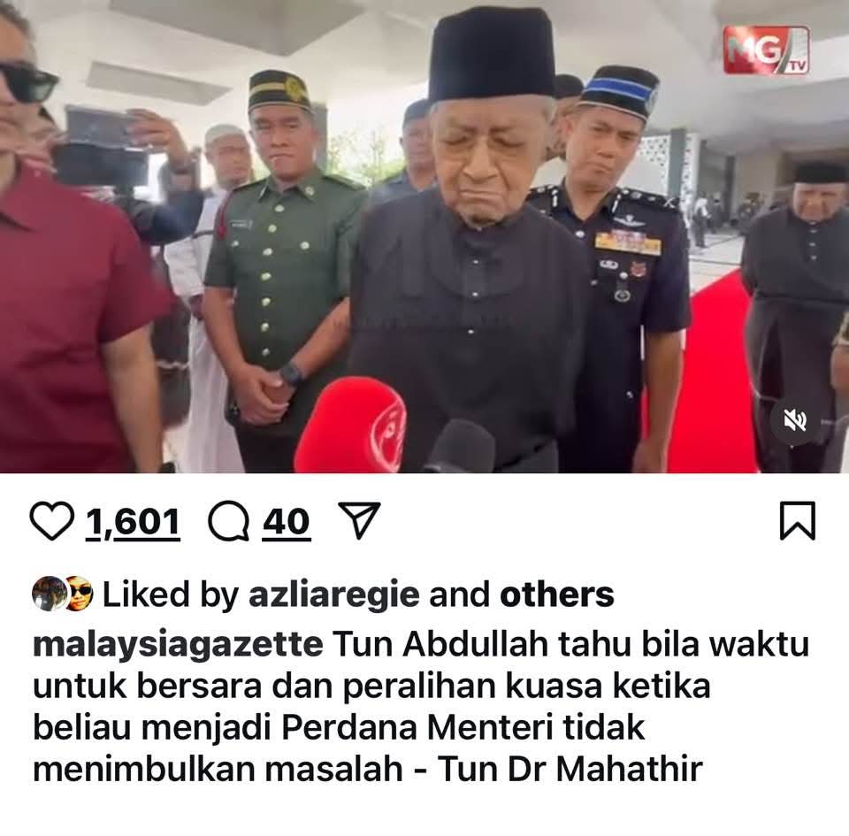 AkimZone's tweet photo. Kami tak lupa Tun M dan Muhyiddin paling kuat desak Pak Lah letak jawatan dan jatuhkan beliau. https://t.co/hPUmQYCIrb