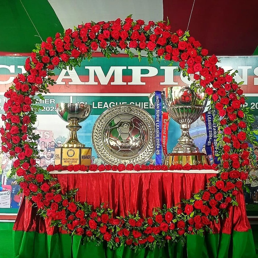 MBXB1889's tweet photo. মোহনবাগান ক্লাবে -
আইএসএল লিগশিল্ড 🛡️
আইএসএল কাপ ট্রফি 🏆
কলকাতা হকি প্রিমিয়ার লিগ চ্যাম্পিয়ন্স 🏆
our reality is someone else's dream
#mbgs #mb #Champion #2025 https://t.co/sybZliAVpG