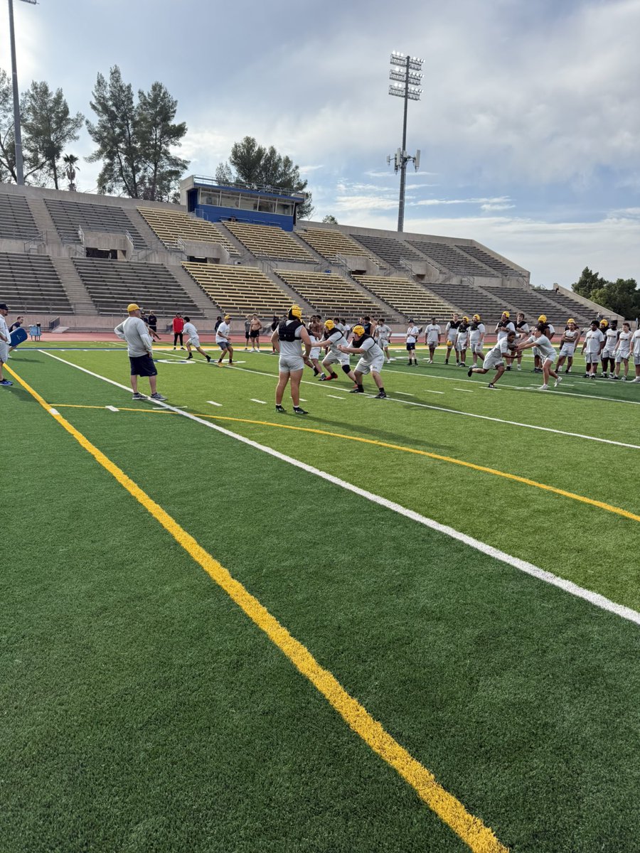 Cougars Football (@cocfb) on Twitter photo Day 1 of Spring 🏈 - ✅
💛💙🏈💙💛
#CougarBuilt
#CougarStrong
#ThisIPromise Day 1 of Spring 🏈 - ✅
💛💙🏈💙💛
#CougarBuilt
#CougarStrong
#ThisIPromise