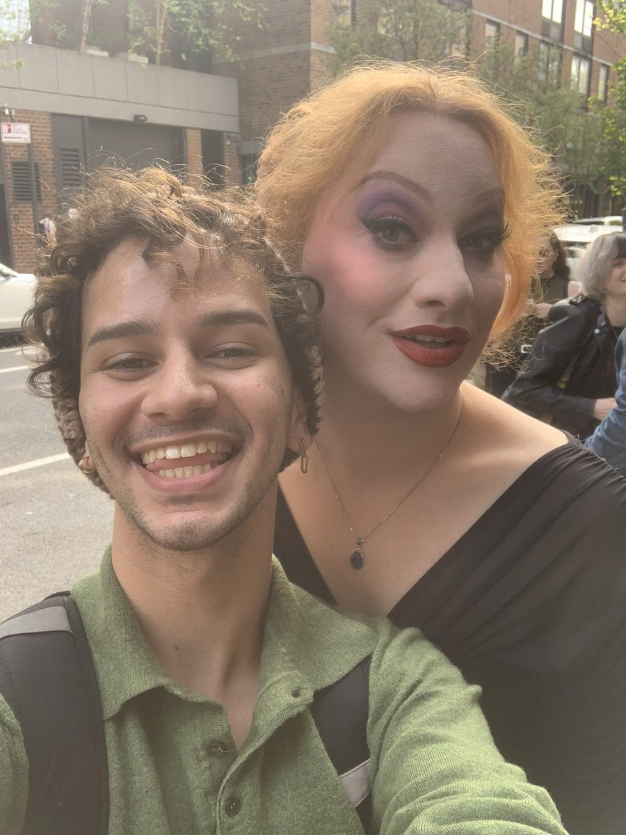 suzietoot's tweet image. in the spirit of little shop posting, last year i caught Jinkx in @littleshopnyc while i was in the city for drag race fittings 🥹✨✨