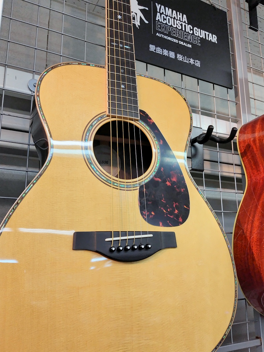 AikyokuOfficial's tweet photo. 【桜山本店】
『Yamaha Acoustic Guitar Experience』認定店
展示モデルのご紹介
#YAMAHA #LL36ARE #LS36ARE
日本製で手細工のインレイから
極薄のラッカー塗装に至るまで
ラグジュアリーな仕上がりの”L”36
LLとLS、キャラクターの違いを
是非お試しください👍
#ヤフショ
https://t.co/Au0HeOQlLo https://t.co/F46Kpo0ItB