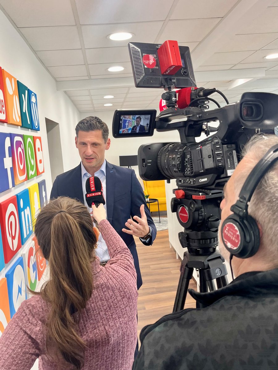 BuzzValue's tweet photo. Wien wählt, BuzzValue analysiert! 🤓

Vorige Woche war das Team von @KURIERat - TV bei uns zu Gast und wir durften eine Einschätzung zum bisherigen Social Media-Wahlkampf zur bevorstehenden #WienWahl, die am 27. April stattfindet, geben. https://t.co/ROPFJkRZOU