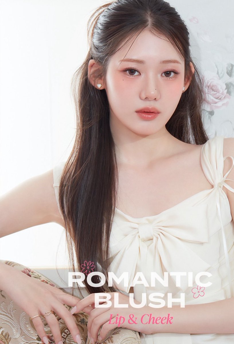 RORANGDAN's tweet image. RORA for Banila Co
Romantic Blush (Lip &amp;amp; Cheek)

#RORA #로라 #ローラ #李茶仁