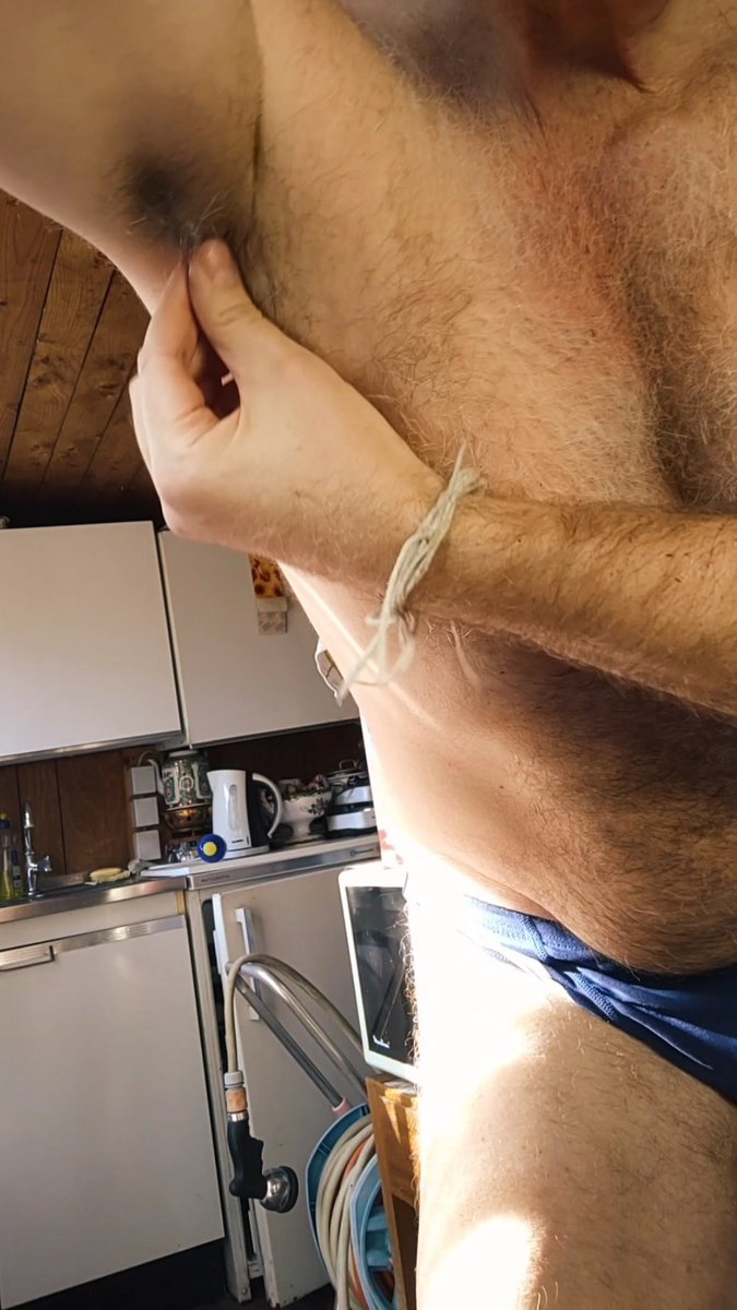 benkaadee's tweet photo. Some #pecbounce #chestfly #muscleflexing , some #hairy #furry #sweaty #armpits https://t.co/3D0SxMuRBQ
