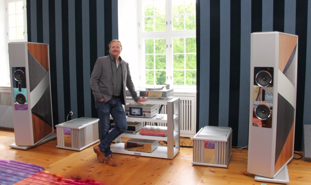 【承繼 159 旗艦精髓｜ Burmester 216 功率放大器】
#Burmester #216Poweramp #繼承旗艦技術 #超額電源供應 #低負回輸 #高阻尼系數 #散熱導管技術 #推動力強橫 #瞬變快 #現場感真實
Read the full article here: reurl.cc/ae43O3