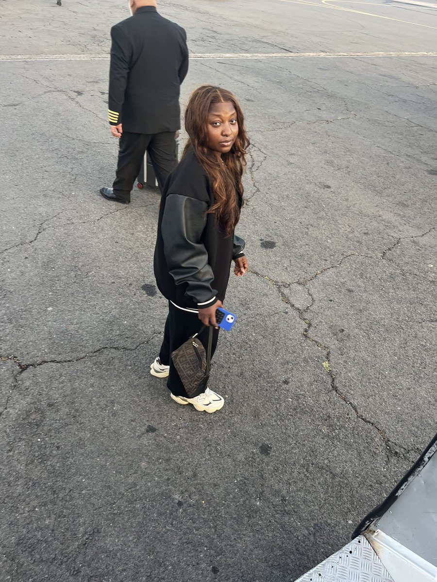 I’m now my wife’s photographer. 😘 <a href="/temii__ajao/">Sugary</a>