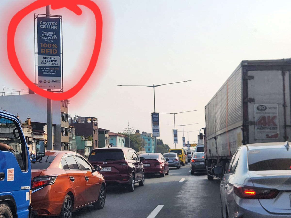 MarcMiranda's tweet photo. Yung gusto prepaid RFID lahat ng sasakyan pero hindi naman kaya basahin ng reader nila yung RFID na ininstall nila. Kapal ng concessionaire. @TRBph #C5 https://t.co/qUNpwWQxWx