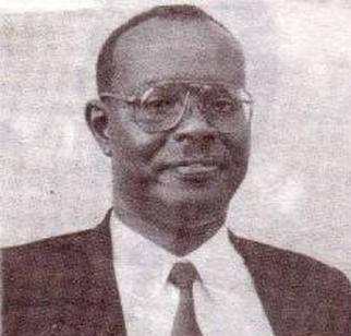 CAGUWA_2's tweet photo. ABANDI BANYEPOLITIKE 11 BASHWE MURI JENOSIDE YAKOREWE ABATUTSI MU 1994.

1) NDASINGWA Landuald (Lando)

Yavutse 1947, Ku wa 7 Mata 1994. Ndasingwa hamwe n'umugore we Hélène Pinski, abana be Patrick na Malaika, na nyina Nyiratulira, bishwe n'abasirikari barindaga Umukuru w'Igihugu.

Nyuma yo gufungwa mu biswe ibyitso by Inkotanyi mu 1990. yaje kujya mu ishyaka rya PL, aribera Visi Perezida, aza no kuba Minisitiri w'imibereho Myiza muri guverinoma yaguye ya Perezida Habyarimana mu 1992.

Ndasingwa Landuald ni we washinze Hoteli "Chez Lando" yamwitiriwe n'ubu iracyahari.

LIST IRAKOMEZA...⬇️