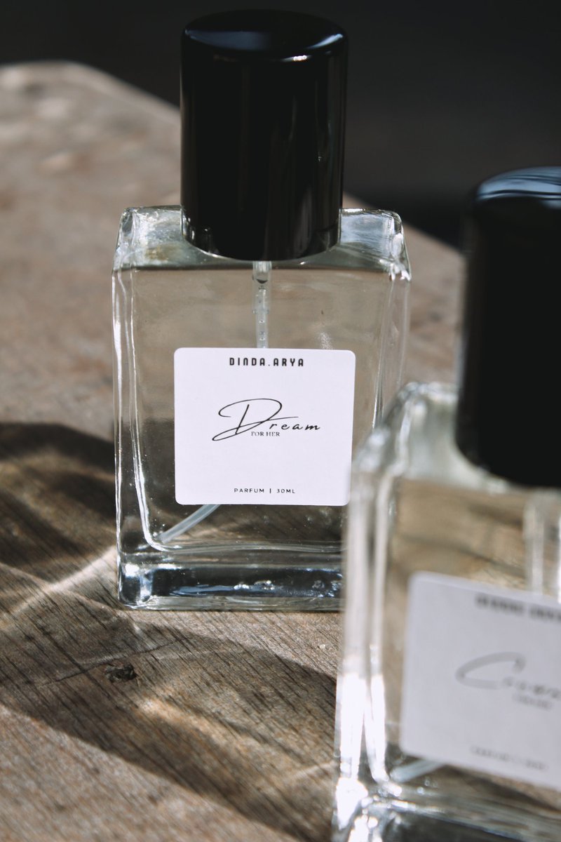 DindaAryaHQ's tweet photo. Dream— one of our best seller scent for her. If you’re into sweet and citrusy smells, this one is for you🫶🏻

Incase you cari local perfume bau ala ala midnight fantasy tapi harga murah + bawah RM50, please try Dream! https://t.co/NBN9Gns0Oa