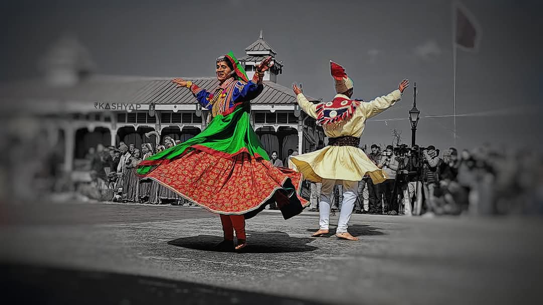 ReshmaKashyap1's tweet photo. #happyhimachalday 🇮🇳 😊🙏 https://t.co/vTiI9vaEJe