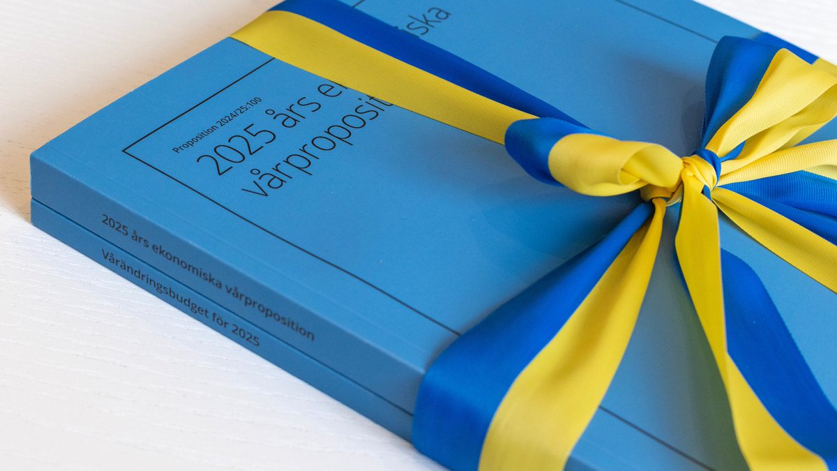 FinansdepSv's tweet image. Vårbudgeten är nu överlämnad till riksdagen och offentliggjord på regeringen.se

Fokus i vårbudgeten:
🔹 ta Sverige genom lågkonjunkturen
🔹 brottsbekämpning och ökad trygghet
🔹 stärka försvarsförmågan
