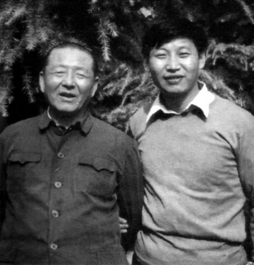 mamzh's tweet photo. @angeloinchina Sir, if we compare the two, Xi's family background is probably not poor. Xi's father was an important official in the Chinese Communist Party. In China, people like Xi are called "second-generation reds" or "princelings." https://t.co/Q5jaIq1X0E
