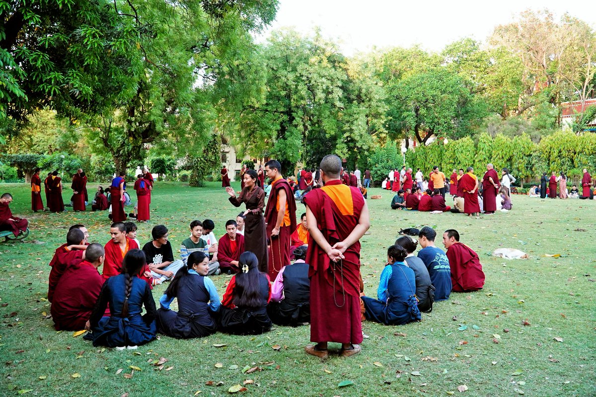 CIHTS_SARNATH's tweet photo. ༄༅། །ཝཱ་ཎ་དབུས་བོད་ཀྱི་ཆེས་མཐོའི་གཙུག་ལག་སློབ་གཉེར་ཁང་གི་སློབ་གཉེར་བ་རྣམས་ཕྱི་ལོ་ ༢༠༢༥ ཟླ་བ་ ༠༤ ཚེས་ ༡༠ ཉིན་ཞི་འཚོ་དཔེ་མཛོད་ཁང་གི་མདུན་ཐང་དུ་འཛིན་གྲྭ་ནང་ཁུལ་སློབ་གཞིའི་གཞུང་ལུགས་ཀྱི་རྩོད་འགྲན་དམ་བཅའ་ཚོགས་བཞིན་པ།

#cihts 
#ministryofculture 
#ministryofeducation 
#debatesession https://t.co/U3y0hoZs3s
