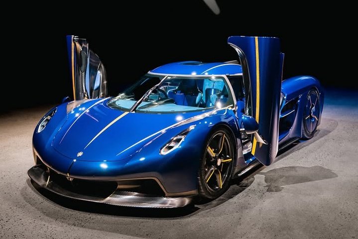 18Koenigsegg's tweet photo. Koenigsegg Jesko Absolut KRONOS 7389

This particular car was delivered to the UK, painted Poseidon Blue Tint Carbon and named after the Greek god of time, Chronos.

#Koenigsegg #Jeskoabsolut #koenigseggjeskoabsolut #no389 https://t.co/5oYDSZV9Cb