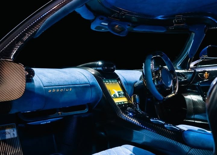 18Koenigsegg's tweet photo. Koenigsegg Jesko Absolut KRONOS 7389

This particular car was delivered to the UK, painted Poseidon Blue Tint Carbon and named after the Greek god of time, Chronos.

#Koenigsegg #Jeskoabsolut #koenigseggjeskoabsolut #no389 https://t.co/5oYDSZV9Cb