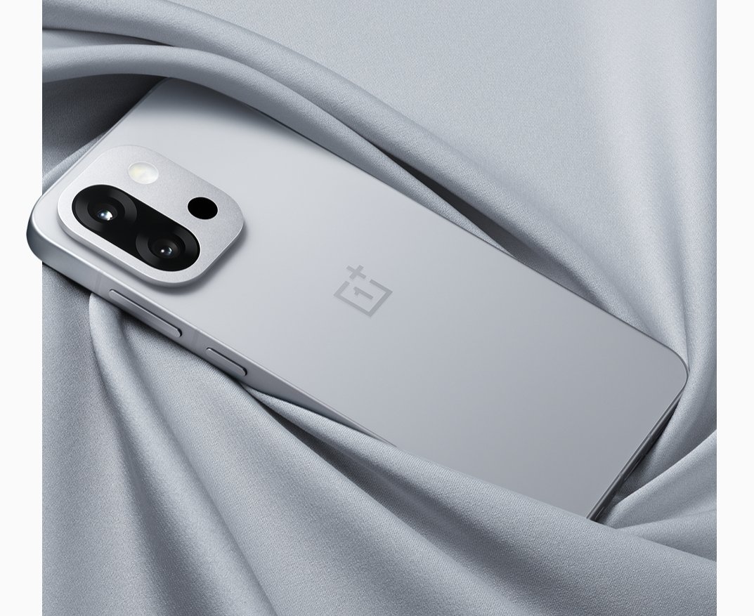 rj_shashwat_'s tweet photo. #oneplus13T official colours to be released in China ๐ #oneplus13mini https://t.co/aMiJx3k9hh