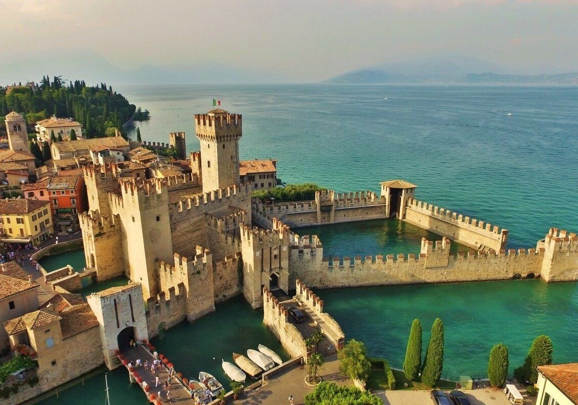 Reporter_Live's tweet image. OGGI VORREI ESSERE... QUI
Sirmione, Italia