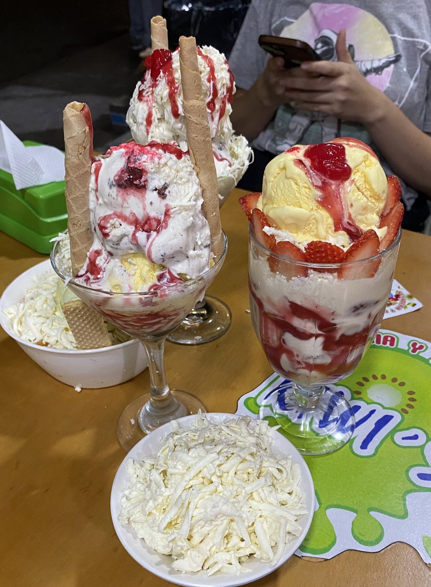 choclitos__'s tweet image. HELADO CON QUESO TE AMO FUCK EL RESTO DEL MUNDO VIVA LA GASTRONOMIA COLOMBIANS