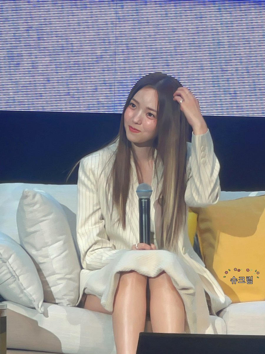 starcsb_cream's tweet photo. 250411 채수빈 CHAESOOBIN TAIPEI FANMEETING SOOBIN’s Shining Moments

Princess 👸 

#채수빈 #CharSoobin #蔡秀彬 https://t.co/WtAHsVijWM