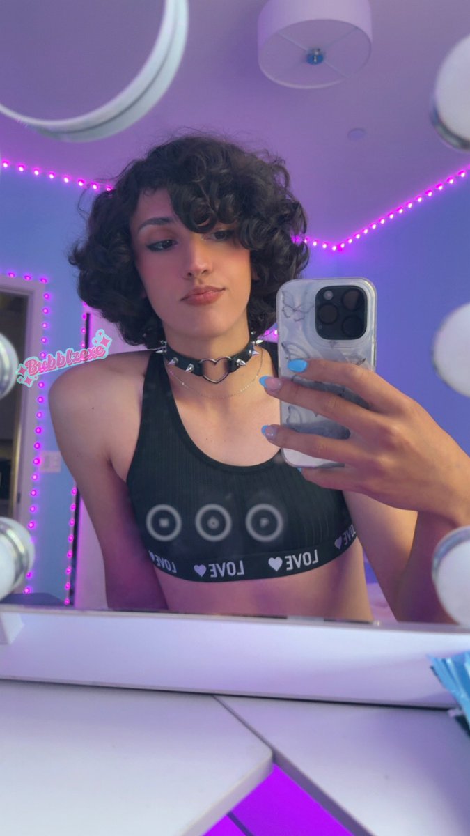 BUBBLZexe's tweet photo. The face vs the dick🦋 https://t.co/lmDr2W5j5O