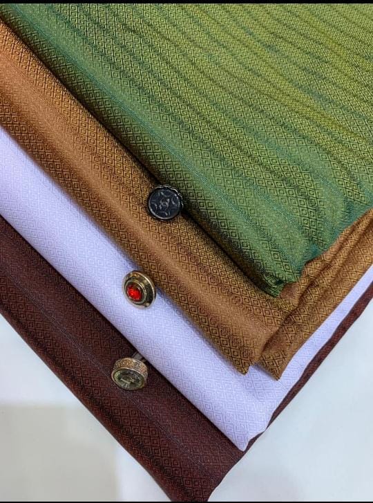 Italian wool damask. 

18K/4yards. 

Lagos.

Nationwide delivery. 

Please help me retweet 🙏