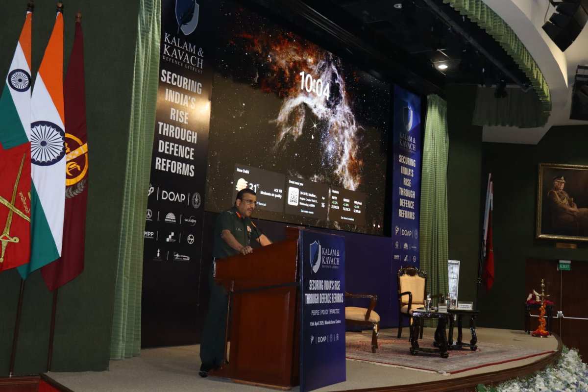 CENJOWS's tweet image. Kalam &amp;amp; Kavach 2.0 opened with a stirring welcome by Mr. Rajan Arya, CEO Pentagon Press.

Lt Gen Vipul Singhal conveyed the CDS’s message, emphasizing India’s urgent call for defence reforms.

#KalamAndKavach #DefenceReforms2025 #CENJOWS