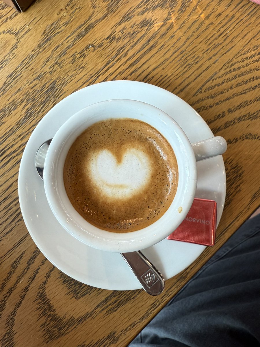 melikesandesu's tweet photo. Ya antidepresana başlayacaktım yada X e, bunu seçtimm😀Günaydınlar 🥳🥳🥳 https://t.co/BNbWbdhVHI