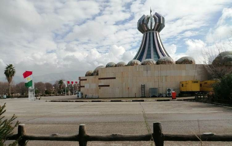 XevnaM2's tweet photo. 🚨 Irak Parlamentosu, Halepçe'nin il statüsü kazanmasını onayladı. Onay sonrası açıklama yapan Bafil Talabani:

"Bir hedefimize daha ulaştık." https://t.co/gVuel1oUzU