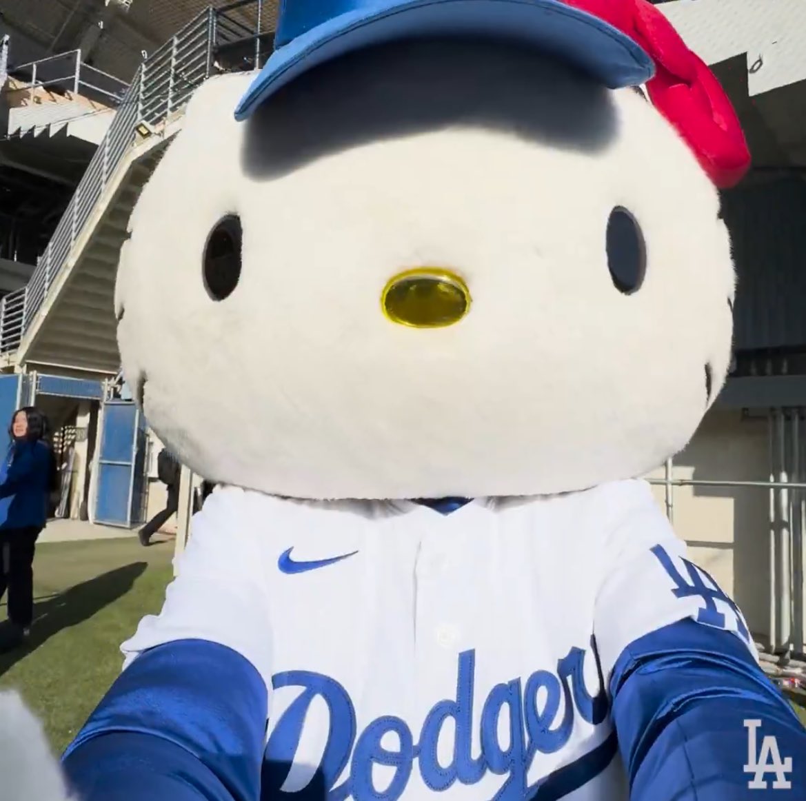 mel ⚾︎ tweet media