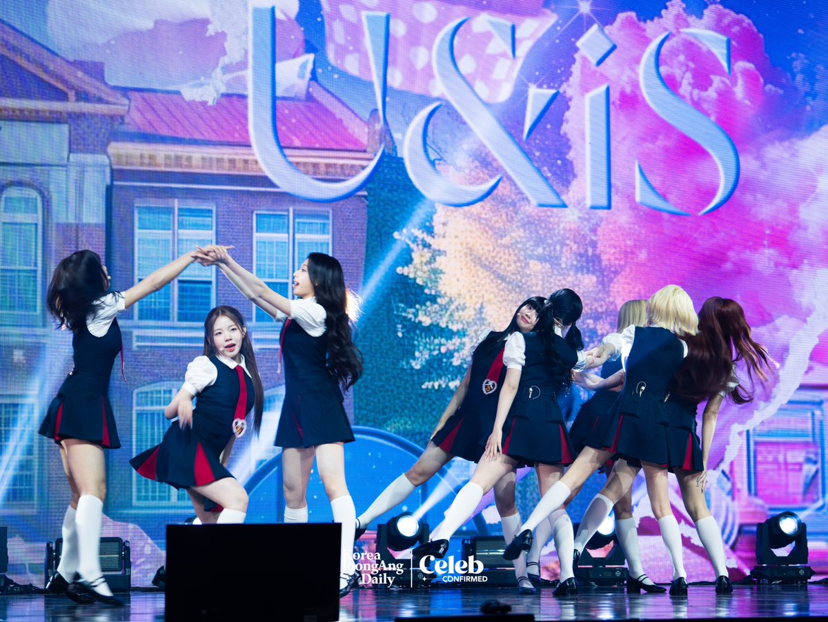 CelebConfirmed's tweet photo. UNIS performs ″SWICY″ at the media showcase for their second EP!

#UNIS #유니스 #SWICY @UNIS_offcl https://t.co/95rRAukcgt