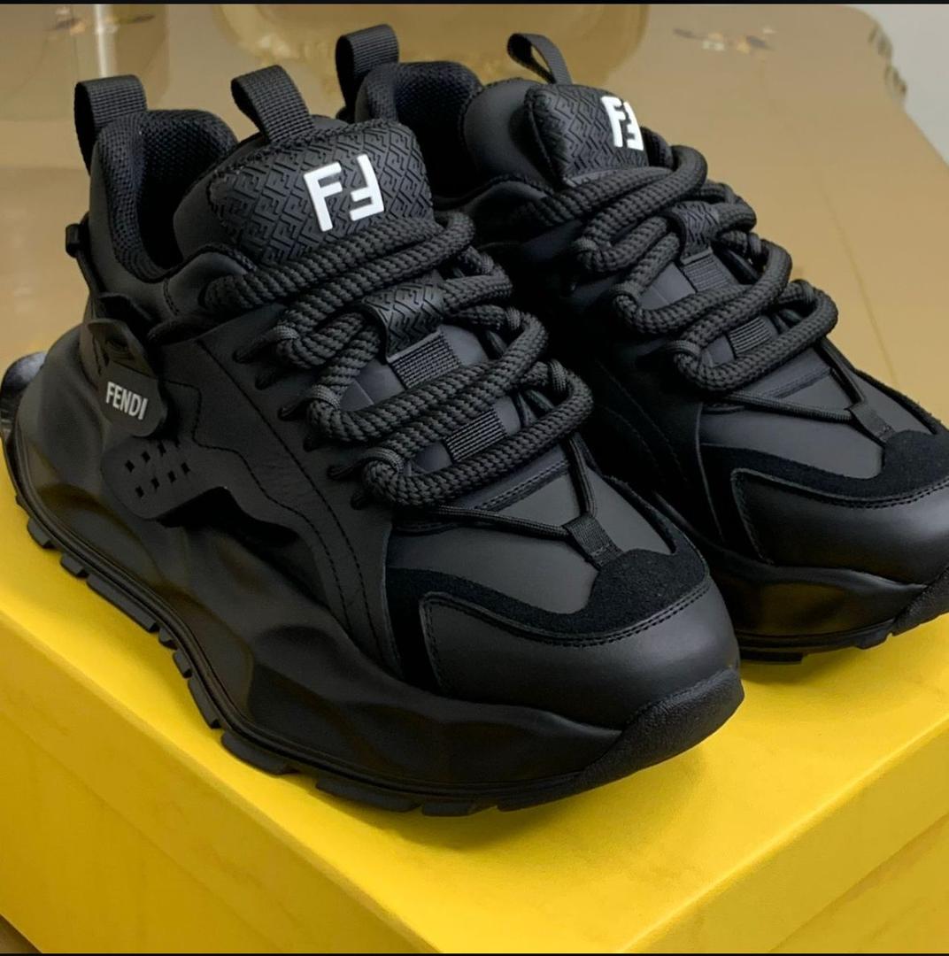 OLUWADAMILOLA {FOOTWEAR'S VENDOR} tweet media