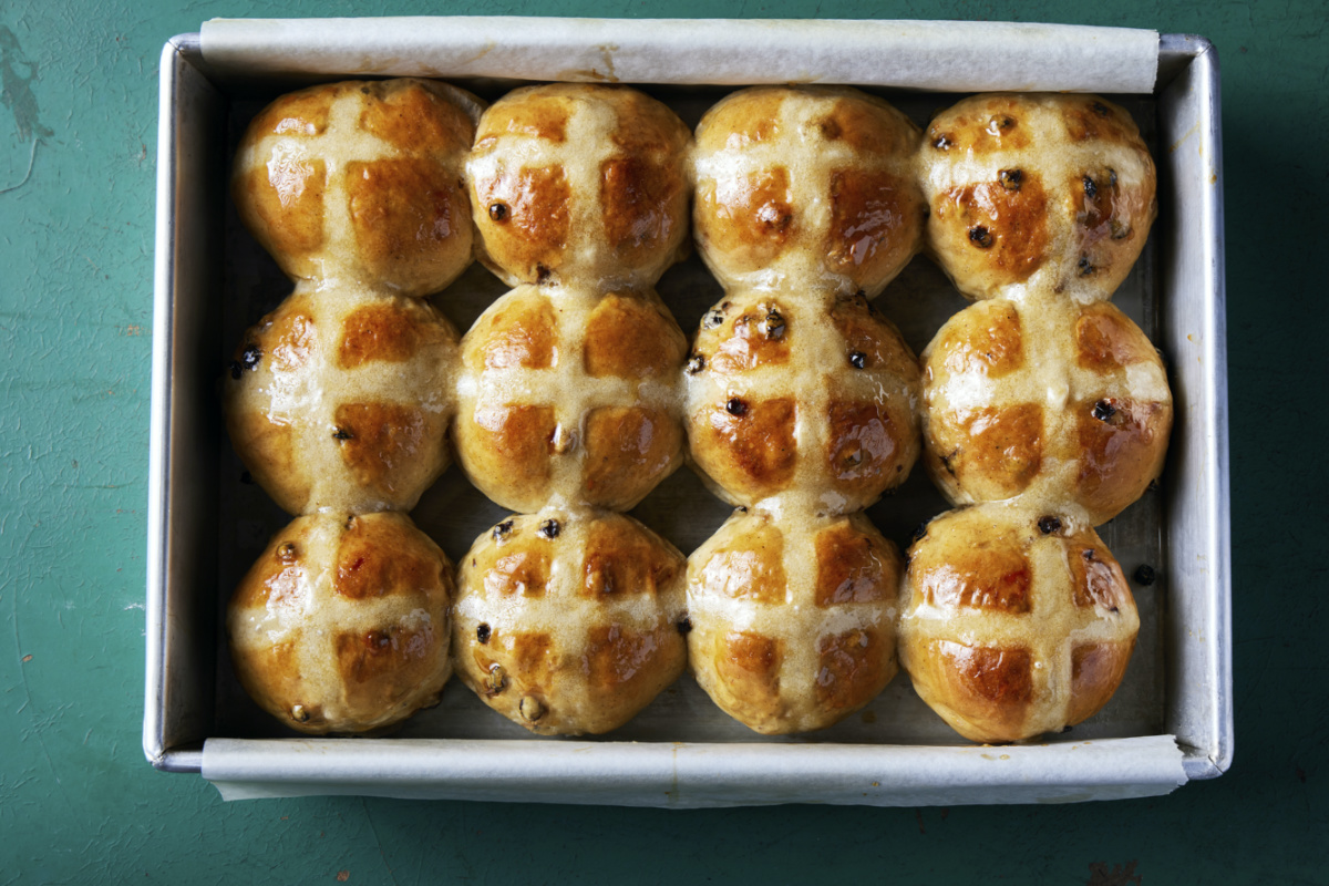 sightmagazine's tweet image. Table Talk: Bourbon-plumped currants enhance the flavour of hot cross buns for Easter. Boston-based CHRISTOPHER KIMBALL, author of Milk Street Bakes, “amps up” the flavour in this hot cross bun recipe… @sightmagazine #TableTalk #Easter #hotcrossbuns #MilkStreetBakes