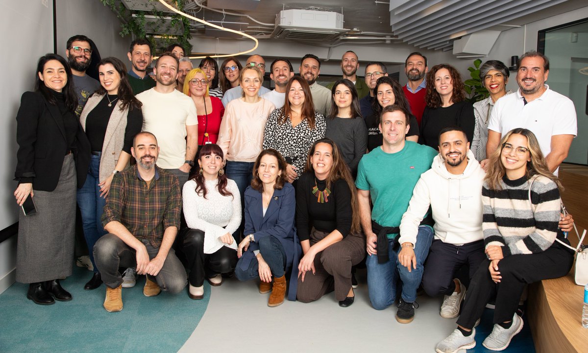 _rindus_'s tweet photo. ☕️ Teaming up over coffee!
We met with @Freepik to shape the Málaga Tech Games 2025—covering every detail, promoting camaraderie, participation & sports values.
Soon, it’s time to bring the #OneRindus spirit to life! Let’s go! 💥🎮
#MalagaTechGames #Teamwork #TechCommunity https://t.co/EZziYsF9cE