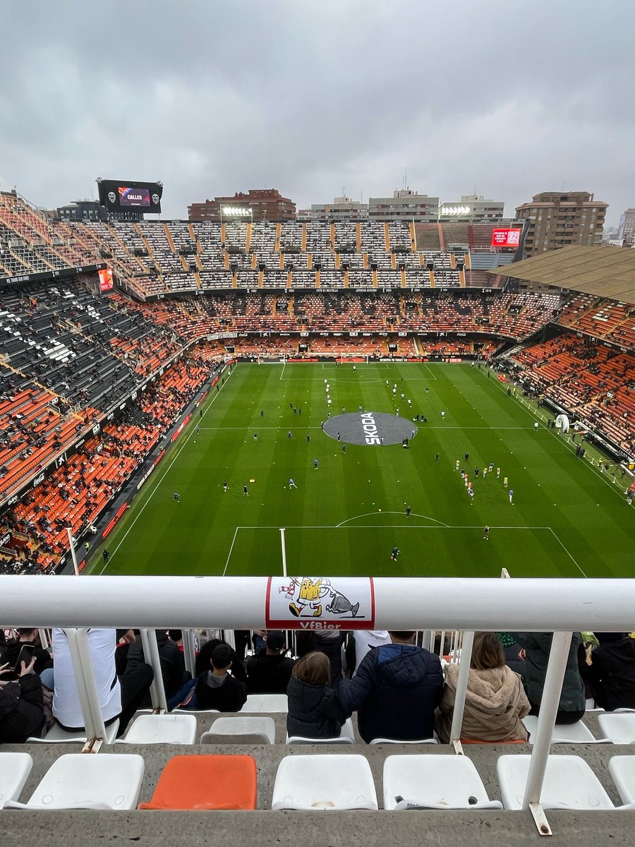 VfBier's tweet photo. Mestalla.
#VfBier #VfB #Stuttgart #footballstickers #stickerporn #stuttgartinternational https://t.co/ASJpPLgmla
