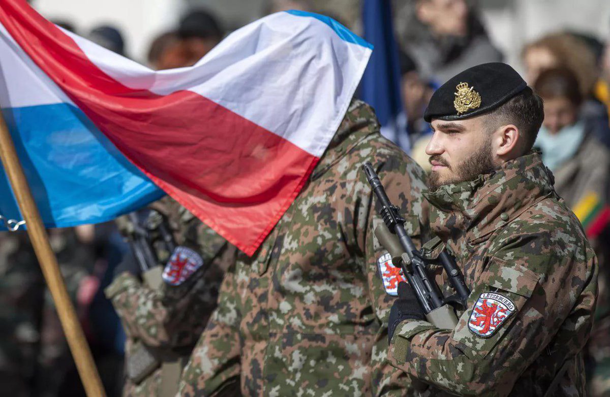 Zlatti_71's tweet image. 🇳🇱 Netherlands preparing for war, presumably with Russia — Le Monde.

76,000 Dutch military personnel — both active and civilian — have been ordered to prepare for military operations "as quickly as possible."

The letter was signed by the highest-ranking officer of the Dutch…