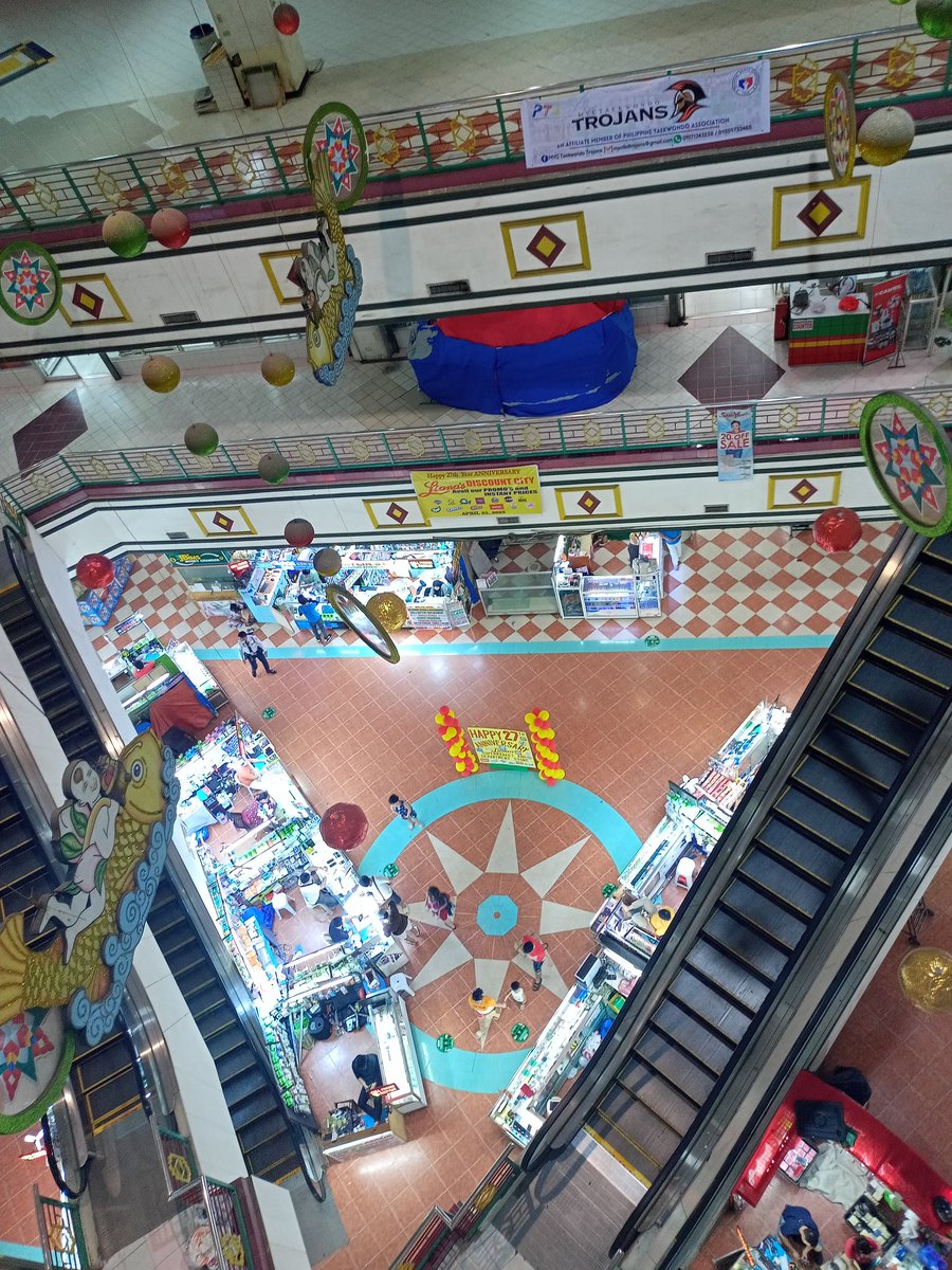 Cap2_7's tweet image. Liana's parian