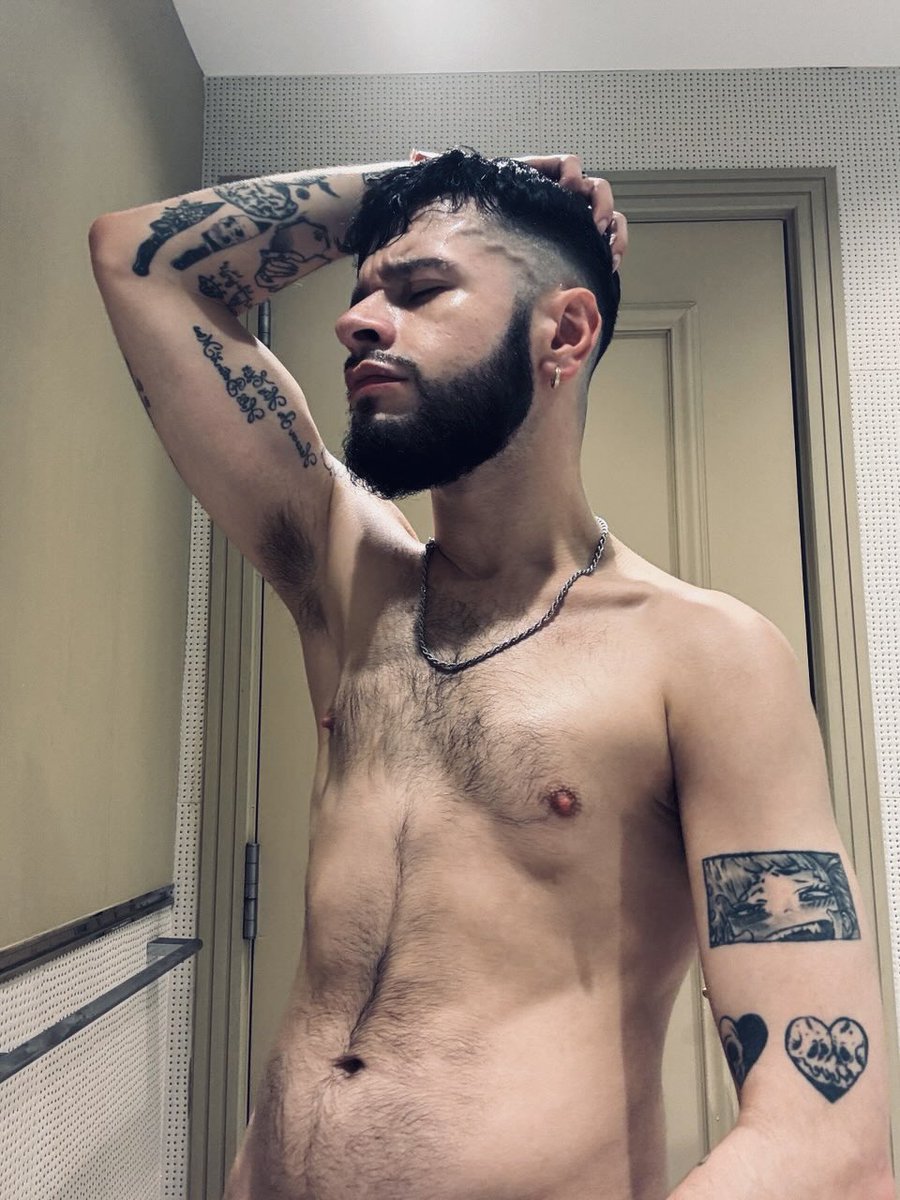 Papi Chulo Chudai 
#LaCasaDeLosFamososCol 
#tattoo #NYC #bro