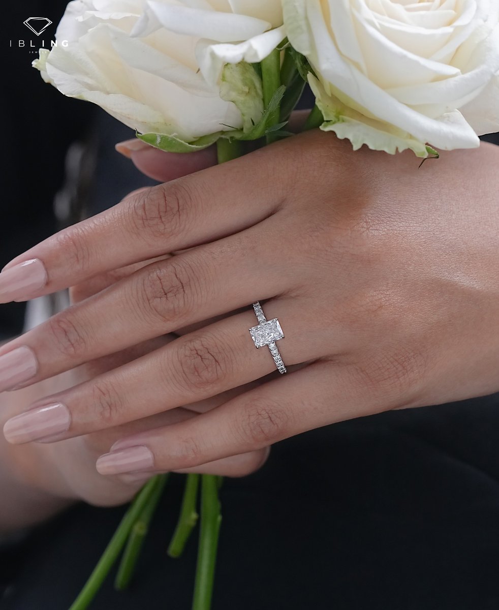 iblingjewels's tweet photo. A Radiant Love Story ✨💍 Solitaire elegance meets accent brilliance.
🛒Shop Now: https://t.co/ueJ8hsRUIo
#iblingjewels #labgrowndiamond #solitairewithaccentsring #Radiantdiamond #roundCutDiamond #engagementring #anniversarygift #weddingrings https://t.co/JrQmY8rfNt